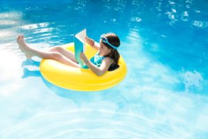 reading in pool
